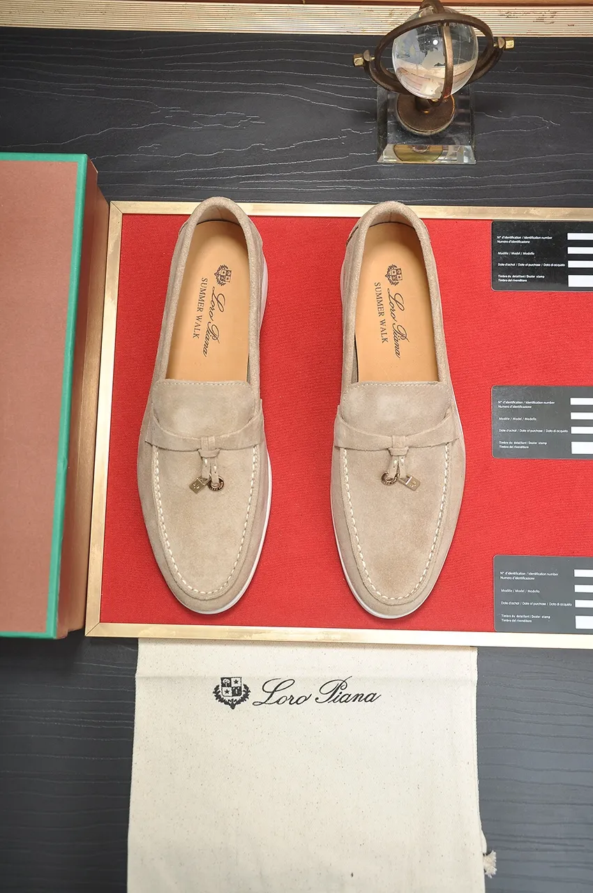 Men's shoes 💰400💶[𝐥𝐨𝐫𝐨 𝐏𝐢𝐚𝐧𝐚] [Couple model] High-end quality, affordable price, LP classic loafers, Italian treasure brand, the only brand that can match Hermès! Only after wearing it do we know that we can’t live up to our feet. Women’s code: 35-40 (customized sizes 34, 41, 42 are non-returnable) Men’s code: 38-44 (customized 45, 46, 47, 48 are non-refundable) Fabric: Customized imported cashmere Lining: Customized imported fetal cowhide Foot: Imported benzene-dyed calfskin Outsole: Exclusive original glass rubber outsole